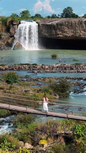 9 DAYS – 6 ICONIC DESTINATIONS 🇻🇳✨ A full Vietnam story from vibrant cities to quiet mountains — all in one unforgettable journey. Here’s the route travelers love with Letourvietnam: 🔥 Ho Chi Minh City – endless energy nightlife 🌴 Da Nang – beaches, sea breeze & chill days 🌿 Ninh Binh – limestone valleys and slow-living vibes ⛵ Ha Long Bay – UNESCO wonder, magical from every angle ⛰️ Sapa – misty peaks ethnic culture 🏛️ Hanoi – old streets, history, and timeless charm A perfect mix of land