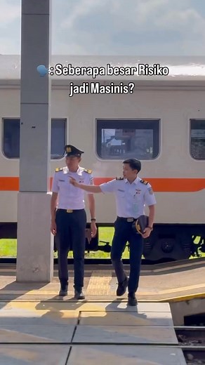 Bantu amankan lintasan kereta api yaa🫡 Kalau teman2 melihat di lintasan kereta api ada suatu hal sekecil apapun baik itu benda yang berada di jalur rel atau perilaku orang yang dapat mengganggu, menghambat, apalagi dapat membahayakan perjalanan Kereta Api mohon segera dilaporkan dan diingatkan untuk mencegah dan menghindari dampak yang serius terhadap Kereta Api. Ada banyak nyawa yang di bawa, siapa tahu salah satu dari penumpang itu Keluarga, Saudara, Sahabat karib/kerabat mu.Yuk peduli lintas