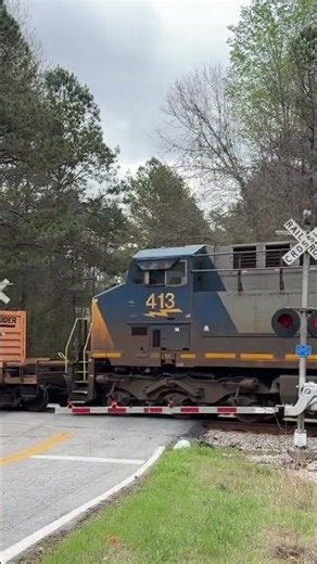 Credit to ‪@dockerysworldoftrains‬, CSX 5295 ES40DC leads southbound CSX I128 in LaGrange, Ga!!