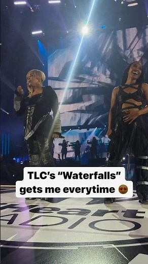 TLC’s “Waterfalls” is a CLASSIC 🎶 This live performance is nostalgic, exciting, and just everything!