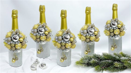 How to Decorate a Bottle of Champagne for New Year
