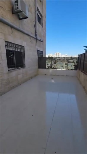 شقه للبيع بسعر ممتاز جدا 🔥الله يبارك لصاحب النصيب الموقع: اربد /زبدا قرب ملعب زبدأ تبعد عن مستشفى بسمه الجديد 700 متر طابق : ارضي مساحه : 130 متر مع ساحه خارجيه 45 متر 🌸الشقه عباره عن🌸 صاله //غرفه ضيوف // غرفه معيشه // مطبخ منفصل// بلكونة 3 غرف نوم حمام عدد 2 وساحه خارجيه واسعه مطلوب:33 الف فقط ارجو الجدية بالتواصل السعر واضح تواصل مسنجر لارسللك رقم تواصل #تم_تخفيض_السعر #لقطة #اربد #زبدا #زبدة | Fatima Mustafa