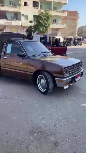 Keunikan Chevrolet Luv di Samping Pajero