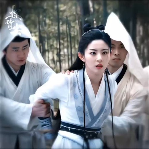 Zhao Qing 赵晴 on Instagram: "“你唤我，总是要来的”楼明夜@常华森 危急时刻一定会来救兰澈@赵晴HT ，因为她很很很重要。每天中午12:00@腾讯视频 全网独播！ #ZhaoQing #赵晴 #趙晴 #OnlyLoveYou #浮世三千 #DawnAmidstHiddenClouds #探晴安 #ARecordofaMortalsJourneytoImmortality #凡人修仙传 #cdrama #drama #chinesedrama #asiandrama #asiandramaaddicts #asiandramas #chinesedramas #cdramas #chinaactress #cdramafans #actress #chineseactress #fantasy #romance #wuxia #xianxia #ThePrincessNewClothes #公主的新衣 #夺骄 #PerfectMatch #五福临门"