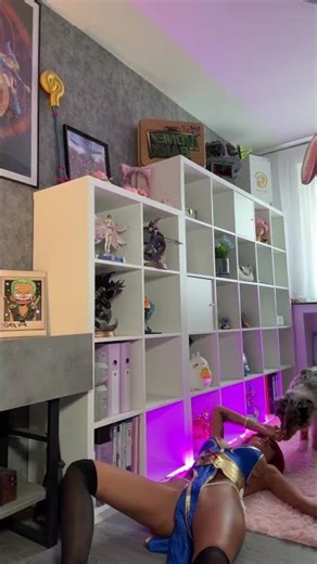 How many times did u try to pause at the right moment? 😝 #jump #viral #pause #cosplay