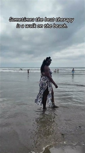 Sometimes a walk on the beach is all you need 🫶🏾