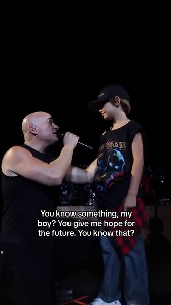 11M views · 477K reactions | That’s a helluva name! 落 #disturbed #takebackyourlifetour #mrcrowley #ozzy : Britt Bowman | Disturbed | Facebook