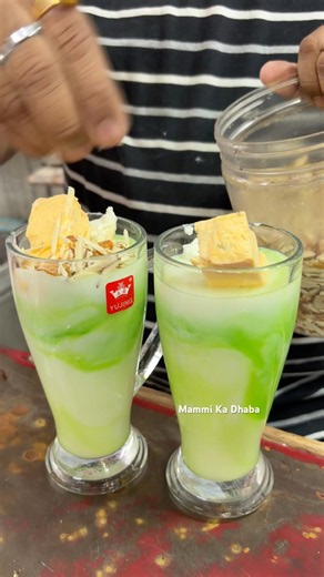 Most Unique “Laari Lappi Lassi” Of Vadodara 😍 #ytshorts #ytshortsindia #streetfood