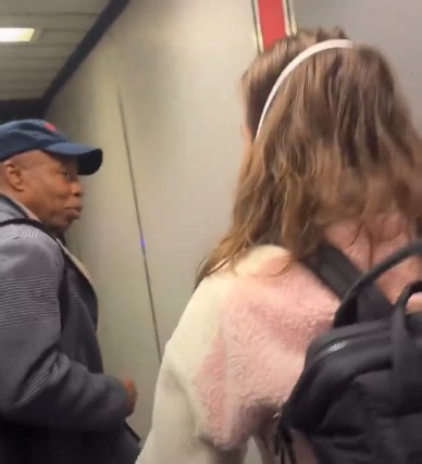 Video Shows Eric Adams Cursing Out Passenger After American Airlines Flight—“I’m Not Mayor Anymore” [Roundup] - View from the Wing