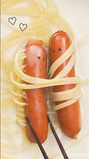 【食べていいの!?】ハロウィン限定ミイラソーセージパスタ🎃 #shorts #ハロウィン #パスタ