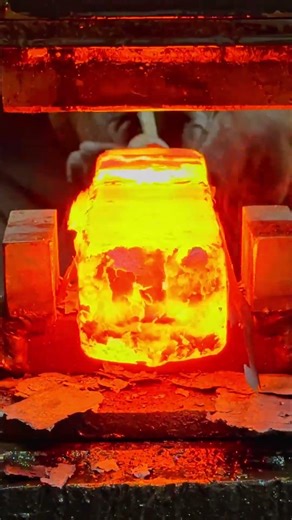 Forging a Floral Damascus Pattern Sword Blade