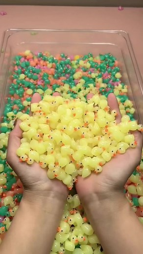 I love every color of the ducking, I will hide it in my room #smallworld #cutetoy #christmasgifts #foryou #minibottles #diy #miniducks #ducktoys