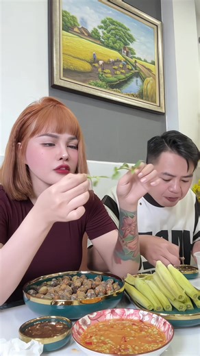 Ăn chay, mukbang bắp non và sứa