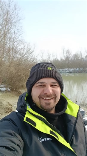 Baba sunt ! din nou la malul apei ! TikTok