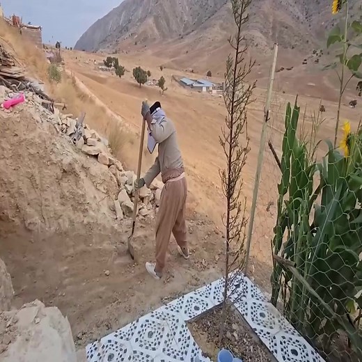 Nomadic lady starts working Master builder is a kind supporter for her Part 79 | Frozen Rescue