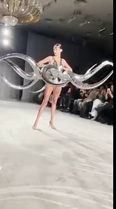 part clothing, part sculpture, @jackirvingstudio’s inflatable fashion is back. #designboom | designboom