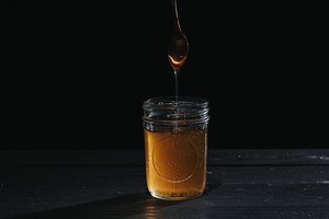 Maple Syrup vs Golden Syrup - Is Golden the Same as Maple?