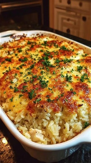 Cheesy Chicken and Rice Bake This is the kind of casserole you make when you want dinner to feel like a warm blanket. Nothing fussy, nothing complicated Ingredients: 2 cups cooked white rice (or brown rice) 2 cups cooked, shredded or cubed chicken breast 1 cup sour cream 1 can (10.5 oz) cream of chicken soup Full Recipe in Coʍmеոτ 💬 | The Cozy Plate