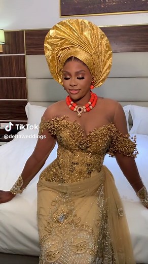 Captivating Traditional Wedding Dress for Gorgeous Bride 2024