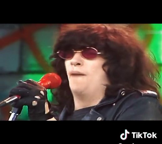 Ramones 'Mama’s Boy' - Too Tough to Die (1984)