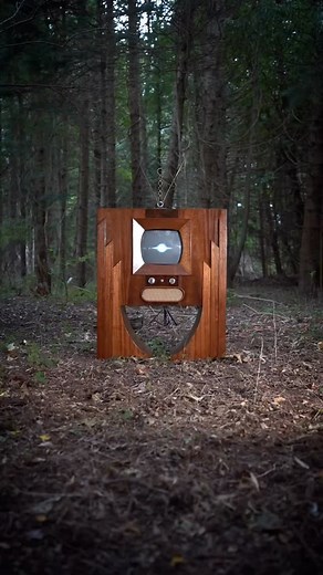 “TeeVeeVision” . My first custom TeeVee build. I’ve wanted to design and build my own TV for sometime now. Can’t believe it took this long to get started. But here she is, this art deco inspired Television no playing 7 hours of black and white clips at @paperdollvintage . I think this will be my new signature for every place I create. A custom working television matching the theme. . The design on this one was a little rushed as I was trying to get to finished on time for the opening. Seeing it 