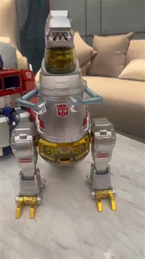 44.ON FIRE! 🔥 #robosenrobot #robosen #Grimlock #OptimusPrime #transformers #robot #fire #cool | ShonnaHan