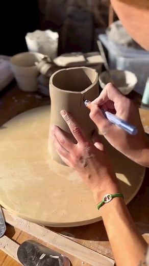62K views · 203 reactions | How to make a vase ❤️ ••• Follow @potterybabyane for more! | The Ceramic School | Facebook