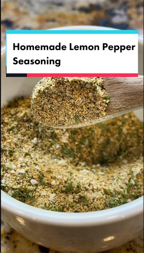 Delicious Homemade Lemon Pepper Seasoning Recipe