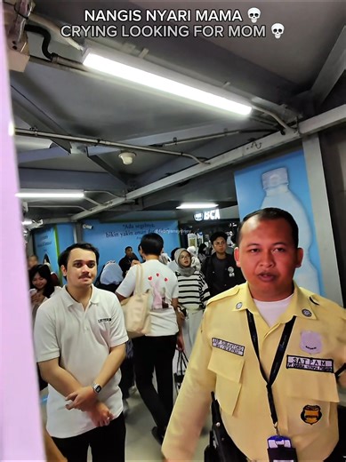 Emotional Mall Prank Searching for Mom