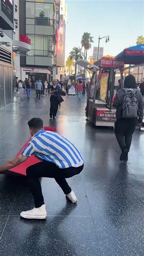 Rating Random Strangers Model Walks In Public🔥🤯...