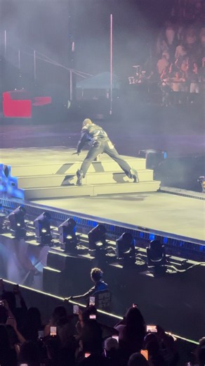 Alright now @Usher Raymond #RandBTour #Usher #Denver #randbtour2026 | chris brown usher tour