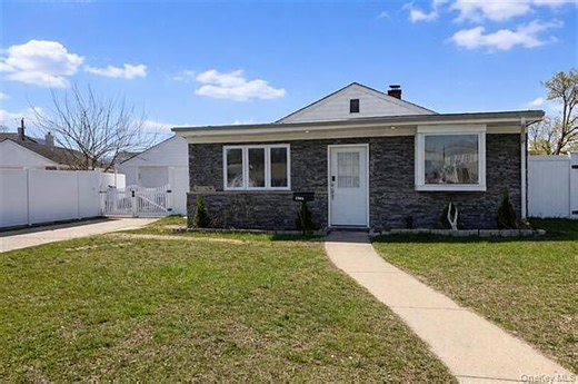 2504 Cypress Ave, East Meadow, NY 11554 | Estately 🧡 | MLS# 985431