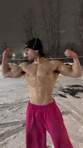 Winter Bodybuilding Poses: Embrace Muscle and Hair