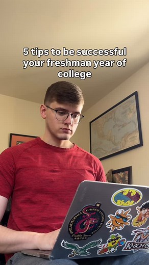 Tips below⬇️ 1. Maintain a healthy routine A Routine creates a sense of stability in hectic college environments. Stick to a consistent sleep schedule, eat healthy meals at the dining hall, and exercise a few times a week. Your brain works better when your body feels good. Plus, having a routine helps manage stress when midterms and finals roll around. 2. Treat college like a 9-5 job You have total control of your schedule in college, so it’s important to manage your time wisely. Going to class,