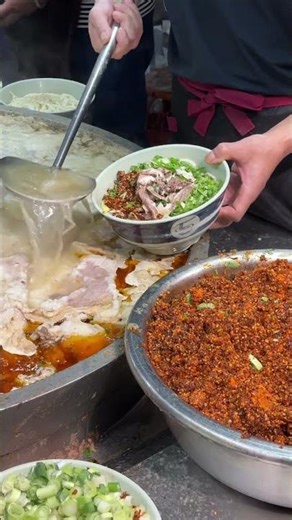 羊肉饸饹面，辣椒油香而不辣挺好吧吃 #东芝生活艺术节 @TOSHIBA东芝本地生活官方号