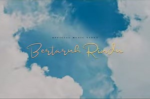 Lirik Lagu Suara 2 (Bertahan Rindu) - Hijau Daun - Sonora.id