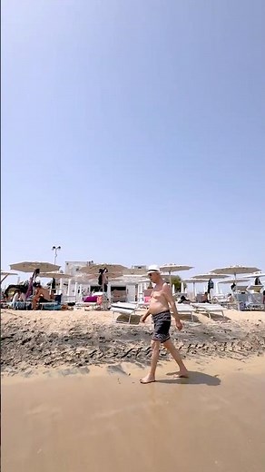 Lido Morelli Beach 🇮🇹 | Stroll Along Serene Sandy Beach