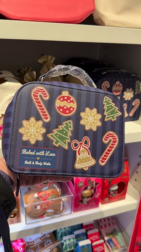 New Baked With Love Bag at Bath & Body Works for Christmas #bathandbodyworks #Christmas | Queen of the Girl Geeks