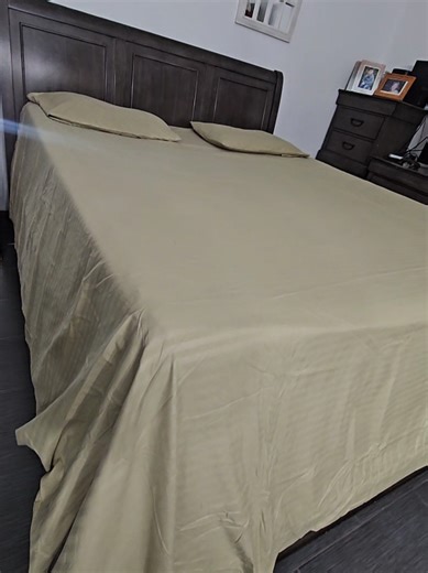 Necesitas estas sábanas 😍🛏️Suaves, frescas y súper cómodas gracias a su microfibra de alta calidad ✨No se arrugan fácil y mantienen su color hermoso por más tiempo 💚Convierte tu cama en un lugar elegante y acogedor en segundos 🙌 ¡Aprovecha antes de que se agoten! #Sabanas #CamaDeLujo #DormirRico #HomeEssentials #Decoracion