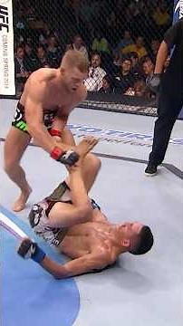 Relembre a primeira luta entre Conor McGregor e Max Holloway! #UFC329