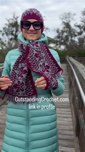 Crochet Patterns: Hat, Scarf, Fingerless Gloves. #crochet #mosaiccrochet #crochetpattern