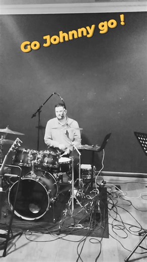 2.7K views · 25 reactions | Et pendant que la chanteuse se repose, les garçons prennent le pouvoir ...  | Cover Songs | Facebook