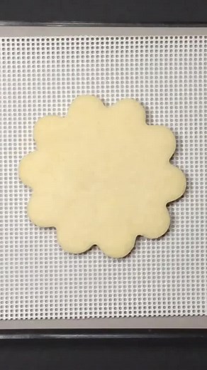 A different type of brush embroidery today! 🌸 #cookies #sugarcookies #royalicing #fyp