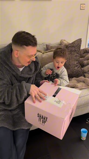 Lavish Lodge on Instagram: "We opened this cute little present early 🎁 Thankyou @valsparpaintuk for the lovely gift .. Evan has now claimed the “cup of tea” mug 😂 We cannot wait to explore new shades and new projects with @valsparpaintuk in 2026, and we have so much exciting new content to bring to our channels 👌🫶 stay tuned ✨ #lavishlodge #lavishlodgeinteriors #homedecor #interiordesign #goosefeathers"