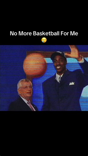 Dwight Howard Announces Retirement and D12 Day of Kindness