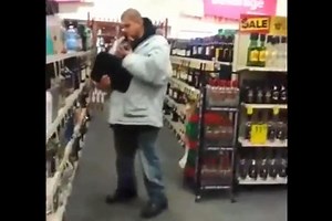 Not A Single F*ck: Drunk Dude Casually Attempts To Steal Multiple Bottles Of Liquor!
