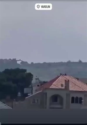Le monastère et l'école des Sœurs du Saint Sauveur à Yaroun (sud du Liban, district de Bint Jbeil) desservaient la communauté chrétienne locale en tant que couvent et centre éducatif clé. L'Agence nationale d'information du Liban rapporte qu'il a éduqué des milliers d'élèves des villes voisines au fil des ans et qu'il était l'une des institutions les plus marquantes de la région.
