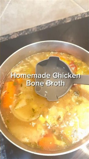Homemade Chicken Bone Broth 🍗