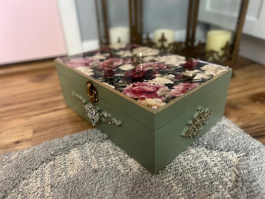 11K views · 517 reactions | Watch Kathy make this gorgeous keepsake box! What a sweet gift! Amazing how she completely transforms this plain wood box into this gorgeous piece! | Totally Dazzled | Facebook
