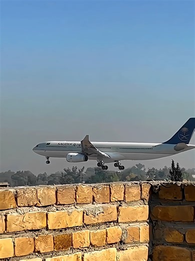 Saudia Airline A330 Smooth Landing in Peshawar